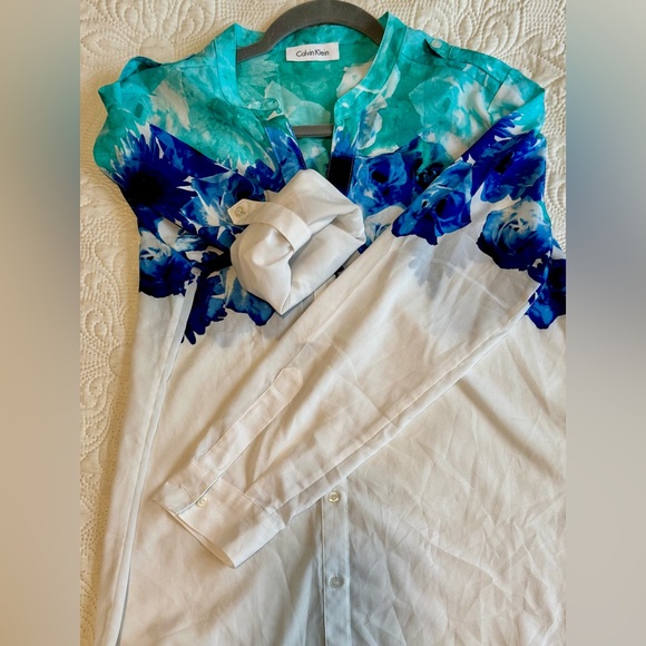 💙✨ Calvin Klein Floral Ombre Blouse — Fits Like Medium (EUC) - Picture 7 of 12